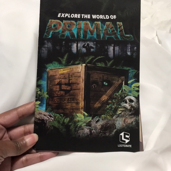 LOOT CRATE PRIMAL MARCH 2017 - Picture 2 of 10
